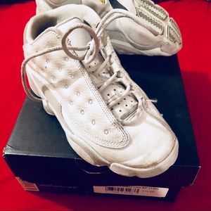 KIDS -WHITE JORDANS 💫